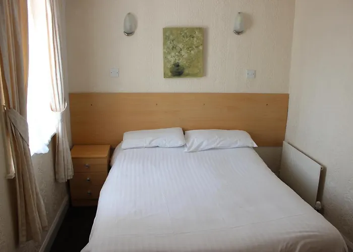 The Colwyn Hotel - Near Pleasure Beach