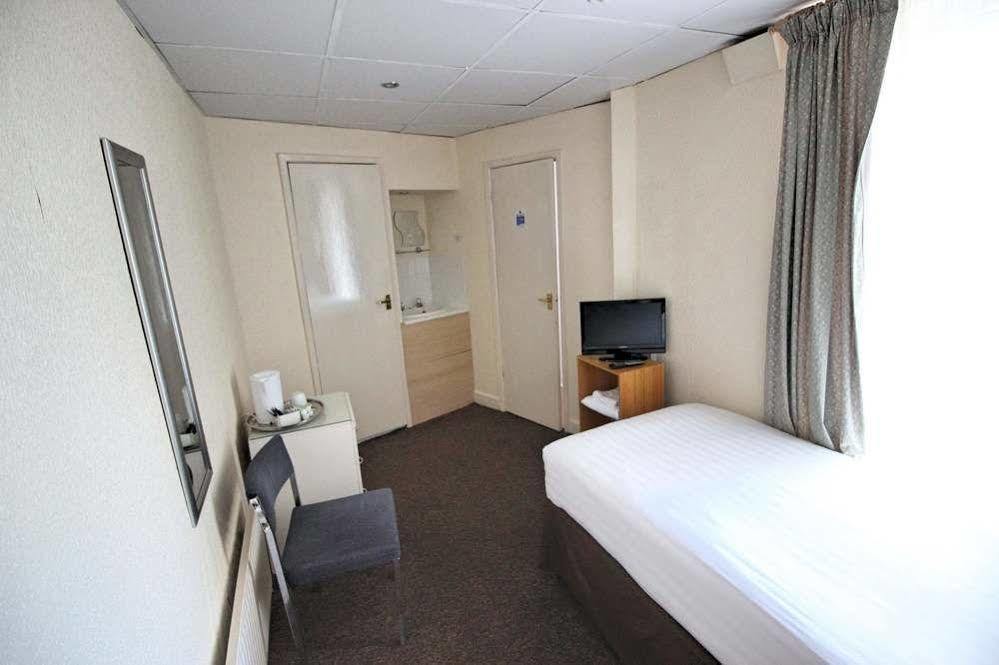 The Colwyn - Near Pleasure Hotel Blackpool