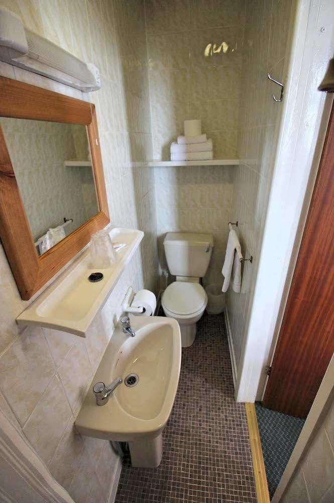 Hotel The Colwyn - Near Pleasure Blackpool