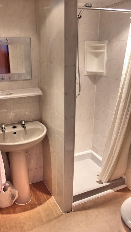Hotel The Colwyn - Near Pleasure Blackpool