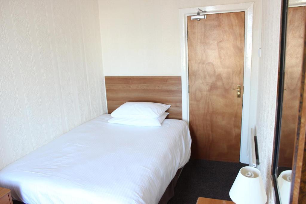 The Colwyn - Near Pleasure 2* Blackpool
