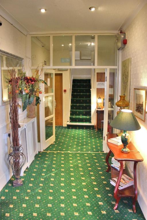 The Colwyn - Near Pleasure 2* Blackpool