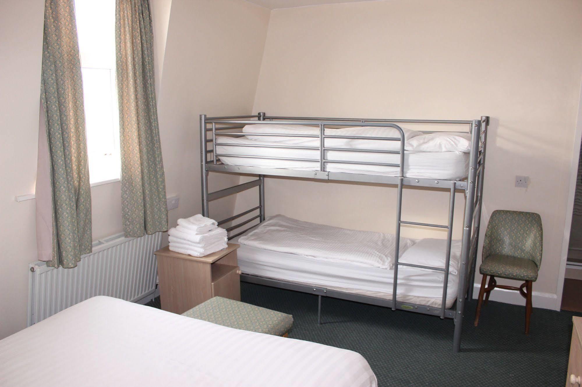 The Colwyn - Near Pleasure 2* Blackpool