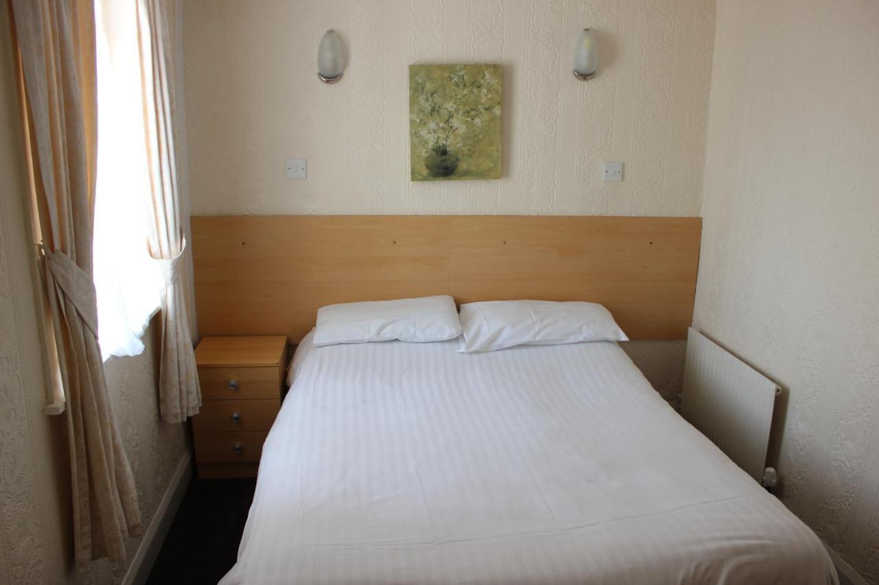 The Colwyn - Near Pleasure Hotel Blackpool
